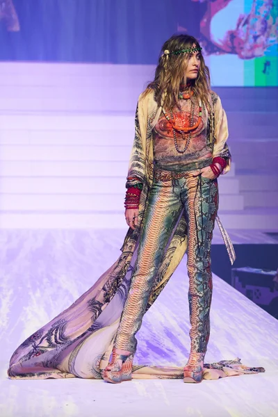 Look 97